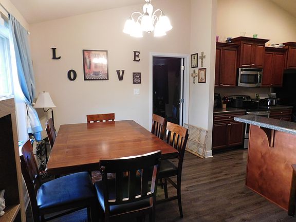 Eat in Kitchen