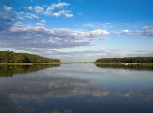 3575 Wells Rd, Peconic, NY 11958