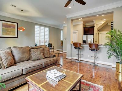 907 W 19th St, Houston, TX, 77008