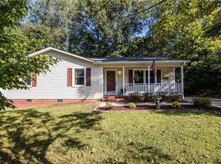 8 Teenia St, Thomasville, NC 27360