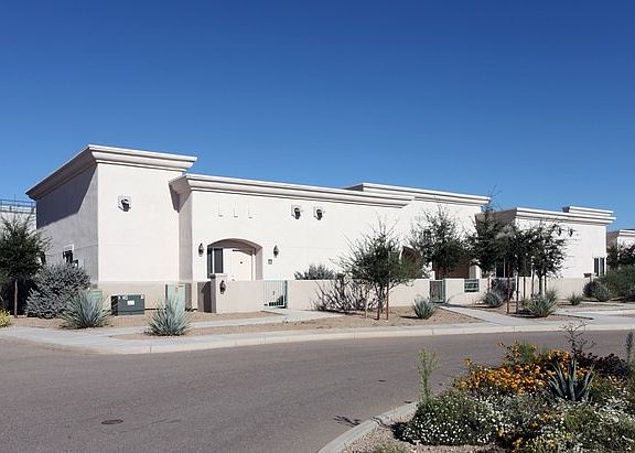 Back of Casitas