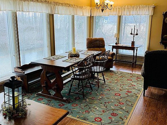 Formal dining 
