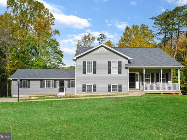 70 Grove Ln, Fredericksburg, VA 22406