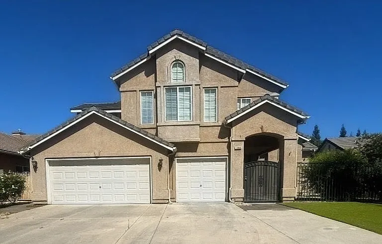 10856 N Bunkerhill Dr — Photo 1