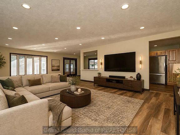 4th image of 2427 Del Monte Ave