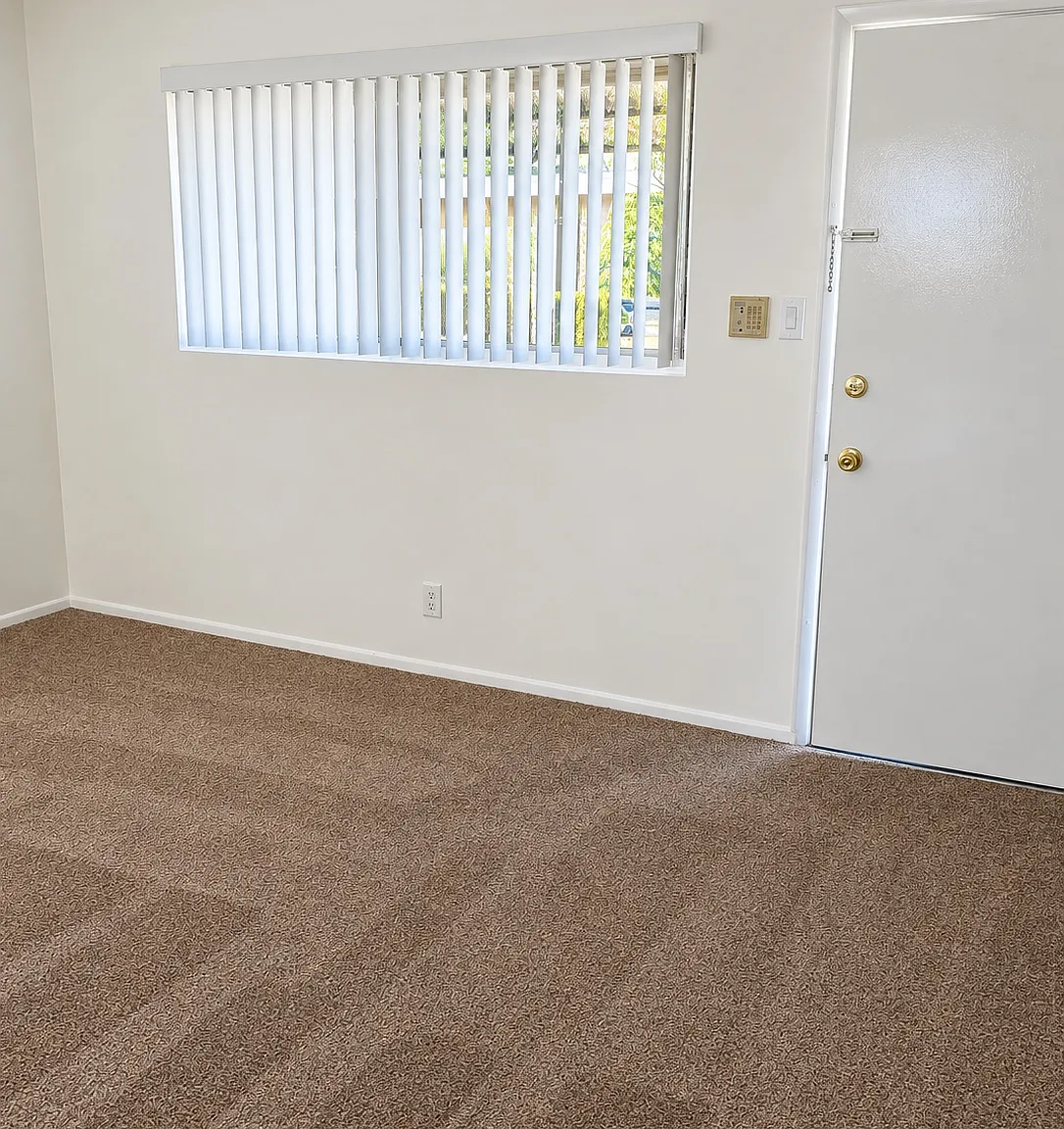 Studio, 450 sqft, $1,235 — Photo 2
