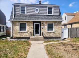 2373 S 54th St, West Allis, WI 53219