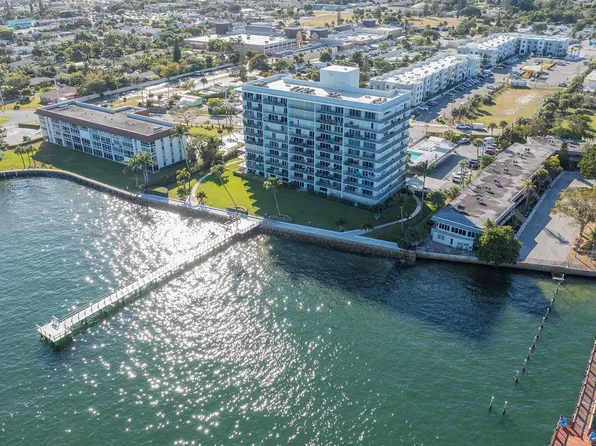 3040 Lake Shore Dr APT 502, Riviera Beach, FL 33404
