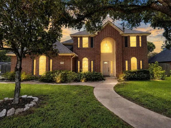 1400 Bob White Trl, Sealy, TX 77474