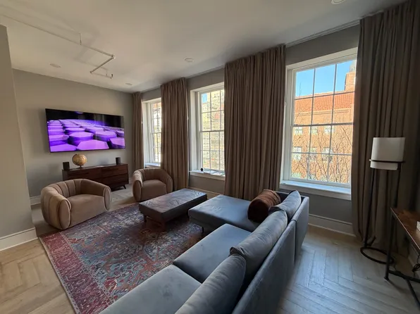 1205 E Main St APT 3E, Richmond, VA 23219