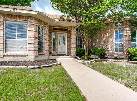 2nd image of 809 Kelsie Ln