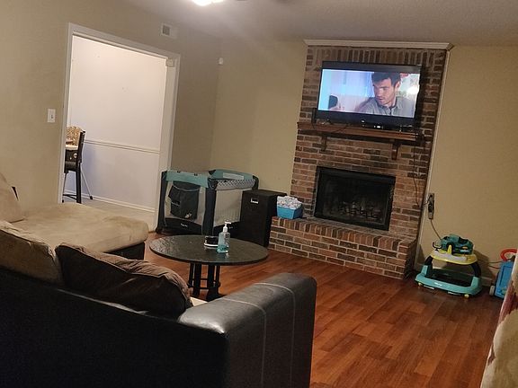 2nd image of 812 Keystone Dr