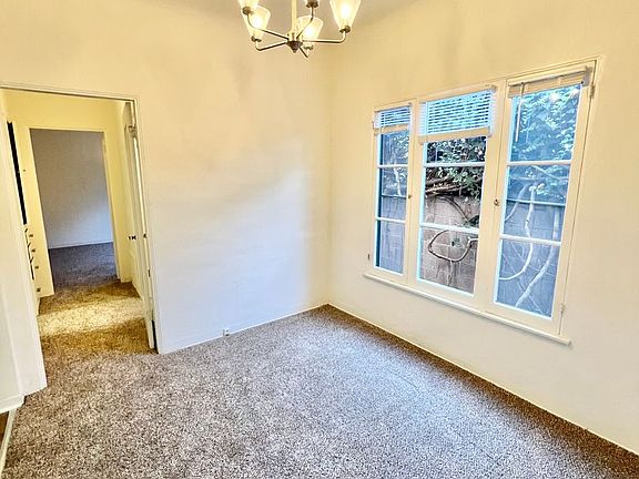 5th image of 658 Temple Ave APT D