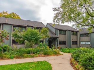 2843 Century Harbor Rd APT 3, Middleton, WI 53562