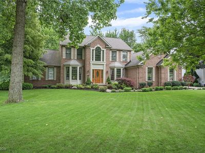 553 Parkside Dr, Avon Lake, OH, 44012