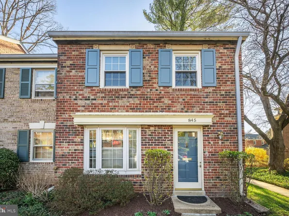 845 Azalea Dr #27, Rockville, MD 20850