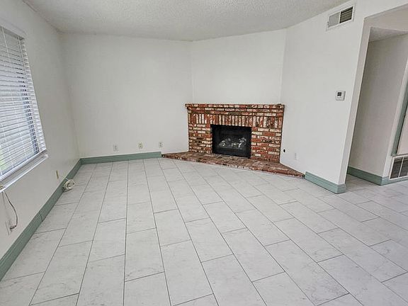 4th image of 15226 Shadybend Dr APT 32