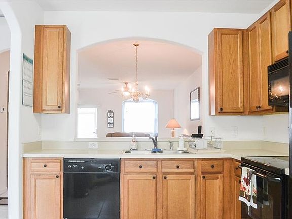 4th image of 30325 Elderwood Dr