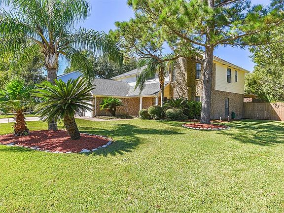 3rd image of 401 Holly Fern Dr