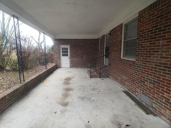 2nd image of 341 Cascade Ave