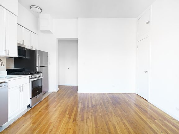 3rd image of 66 W 77th St APT 64