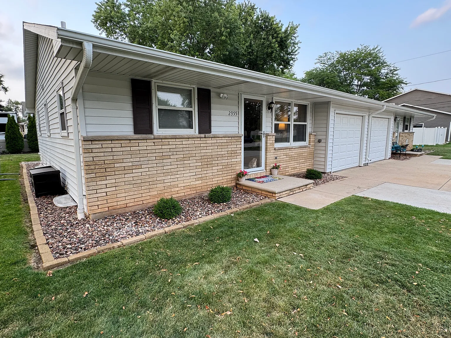 3 bed, 1000 sqft, $1,800 — Photo 3