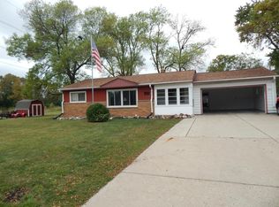 1815 S Parkview Ave, New Berlin, WI 53151