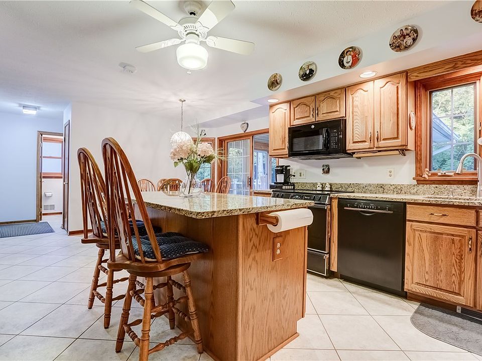 49 Stonewood Dr, Fairport, NY 14450 Zillow