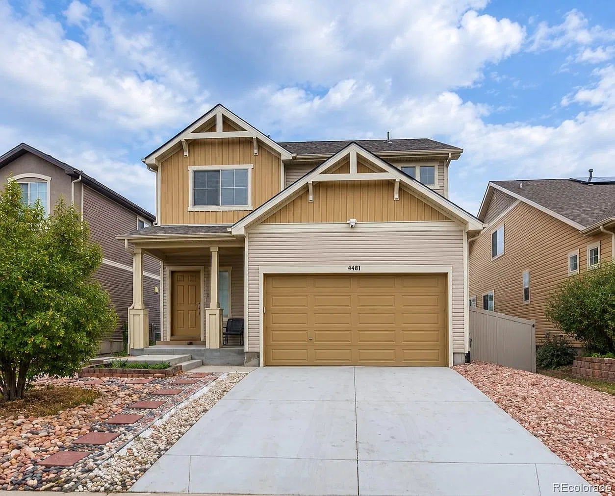 3 bed, 2.5 bath, 2276 sqft, $3,000 — Photo 1