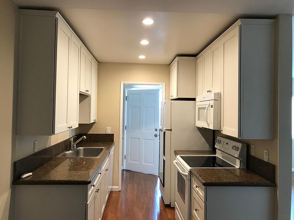 kitchen towards front door