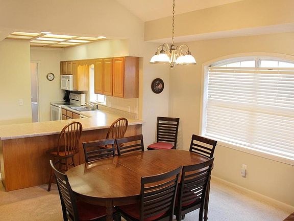 5th image of 1053 Golf Dr
