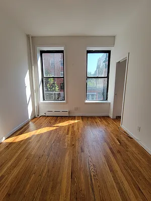 Rented by Avenues Real Estate | media 12