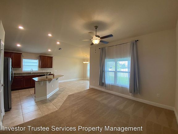 4th image of 652 Meadow Pointe Dr