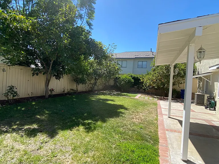 26162 Roscommon Ct — Photo 16