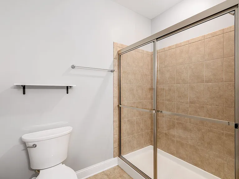 925 Ingleside Ave #215 — Photo 16