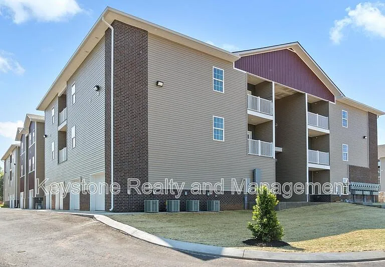 229 E. Johnson Circle — Photo 1