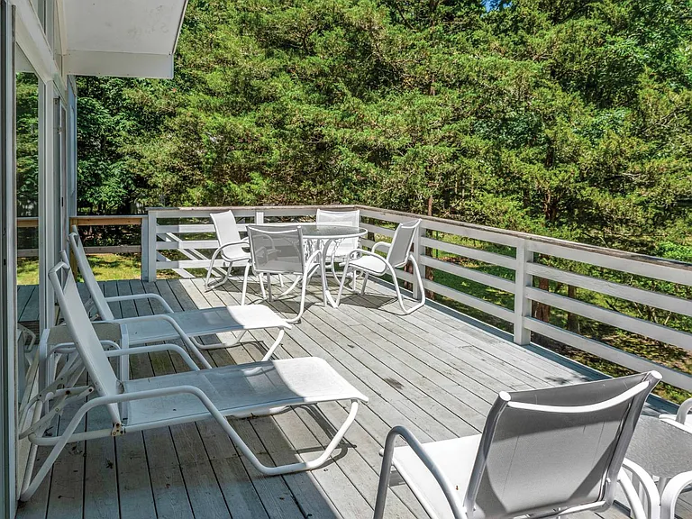 68 Springy Banks Rd — Photo 16