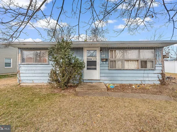 331 Collins Ln, Maple Shade, NJ 08052