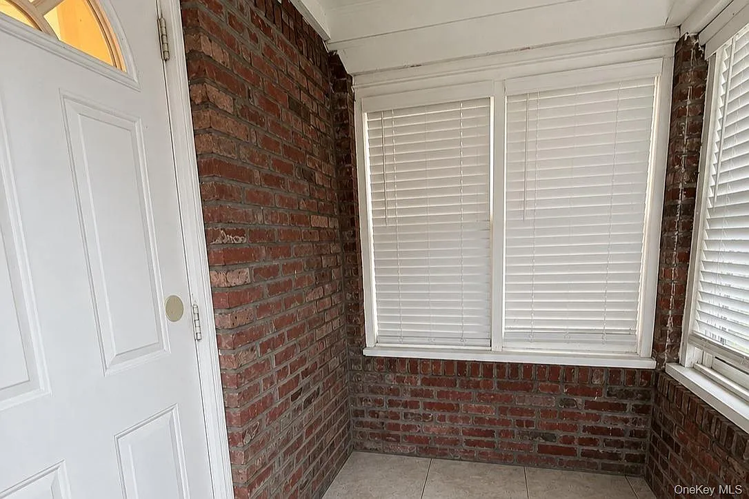5 bed, 4.0 bath, 1966 sqft, $5,500 — Photo 4