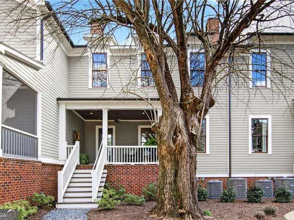 1072 Green St, Roswell, GA 30075