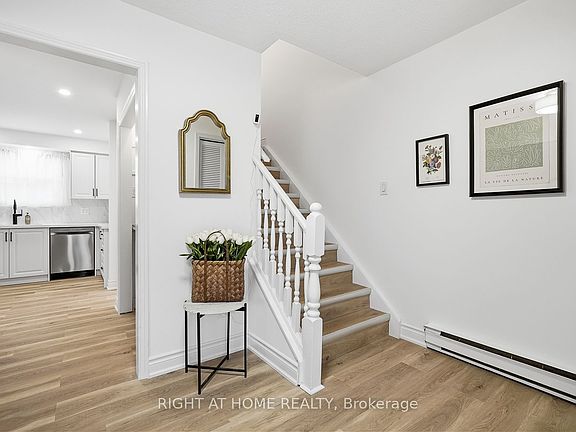 5th image of 259 Glenwoods Ave