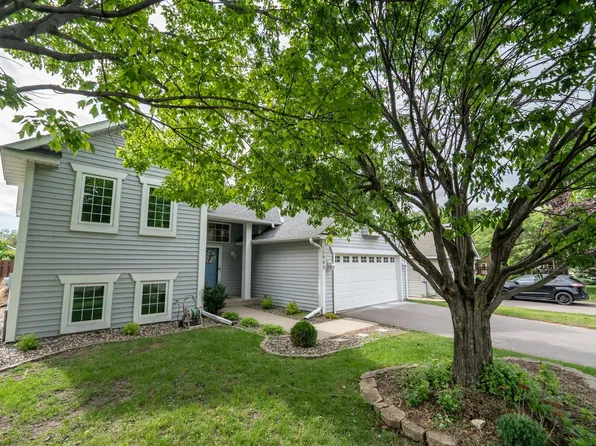 15945 Gallant Ct, Apple Valley, MN 55124