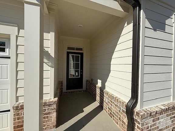 3rd image of 1130 Silverton Dr