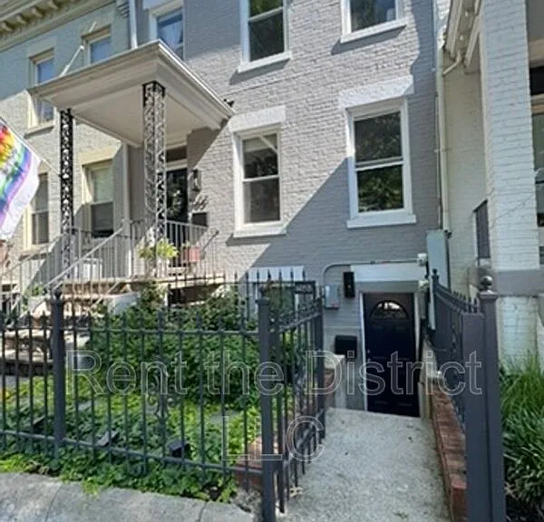 605B Kenyon St NW — Photo 1