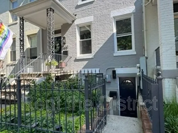 605B Kenyon St NW, Washington, DC 20010