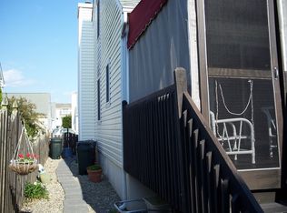 216 E Memphis Ave, Wildwood Crest, NJ 08260