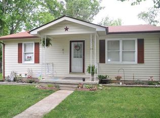 415 Young Ave, Irvington, KY 40146