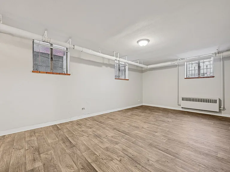 South Josephine Apartments — Photo 11