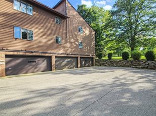 1175 Calla Rd E, Poland, OH 44514