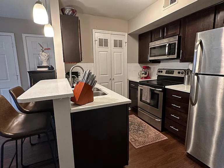 925 Washington St #102 — Photo 13